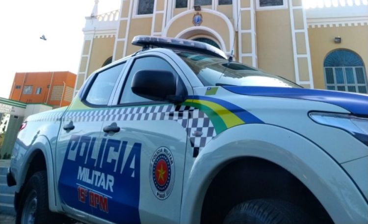 Viatura da Polícia Militar em Campo Maior - Foto: Reproduções  Viatura da Polícia Militar em Campo Maior - Foto: Reproduções