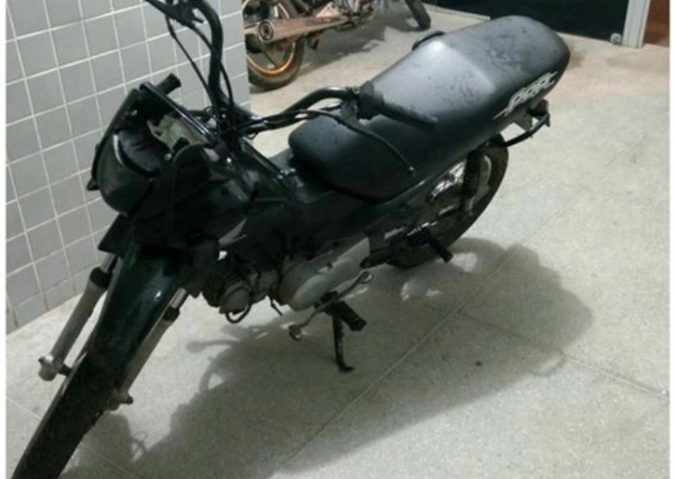 Motocicleta foi encontrada por policiais durante ronda de rotina pela cidade