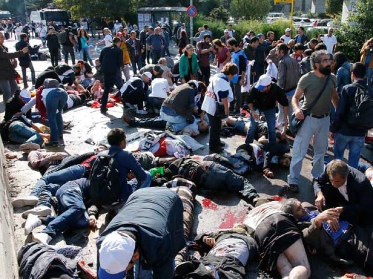 Explosões deixaram centenas de feridos em Ancara (Foto: Fatih Pinar / AFP Photo/G1 Explosões deixaram centenas de feridos em Ancara (Foto: Fatih Pinar / AFP Photo/G1